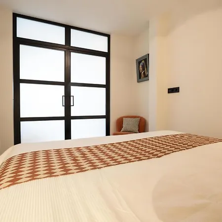 Four Star - Badhuisstraat 6 * The Hague