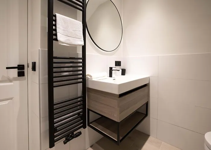 Apartahotel Modern Two Bedroom Close To The