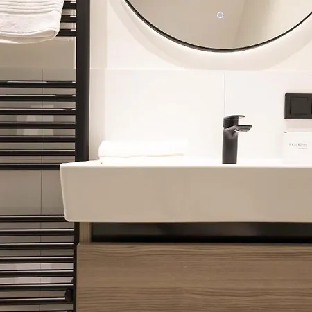 Modern Two Bedroom Close To The 4* デン・ハーグ