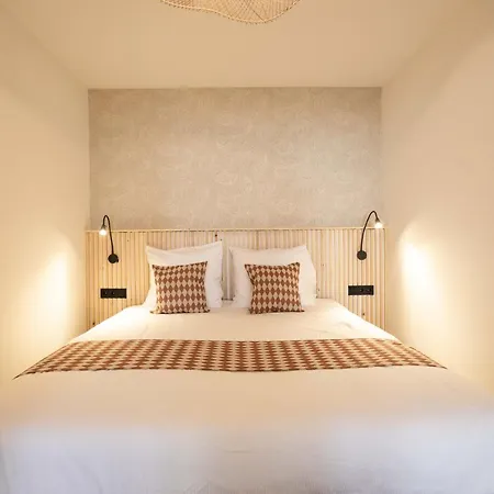 公寓式酒店 Modern Two Bedroom Close To The *