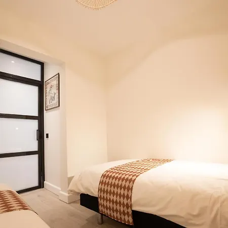 Modern Two Bedroom Close To The *