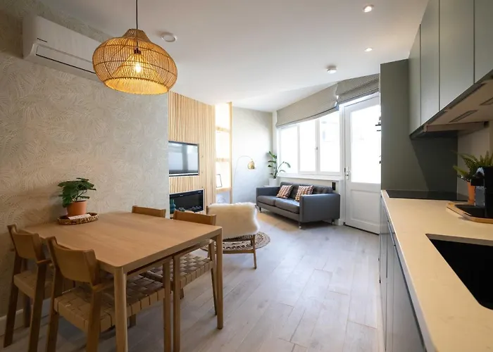 Modern Two Bedroom Close To The Appart hôtel 4*