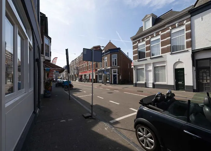 Modern Two Bedroom Close To The Appart hôtel