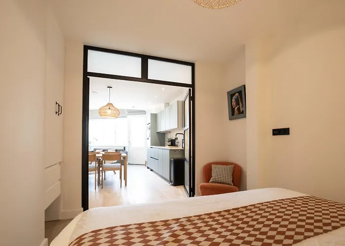 Aparthotel Modern Two Bedroom Close To The Den Haag